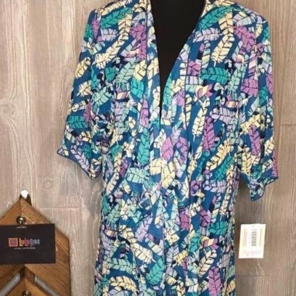 LuLaRoe Medium Shirley! Perfect Swim Coverup!